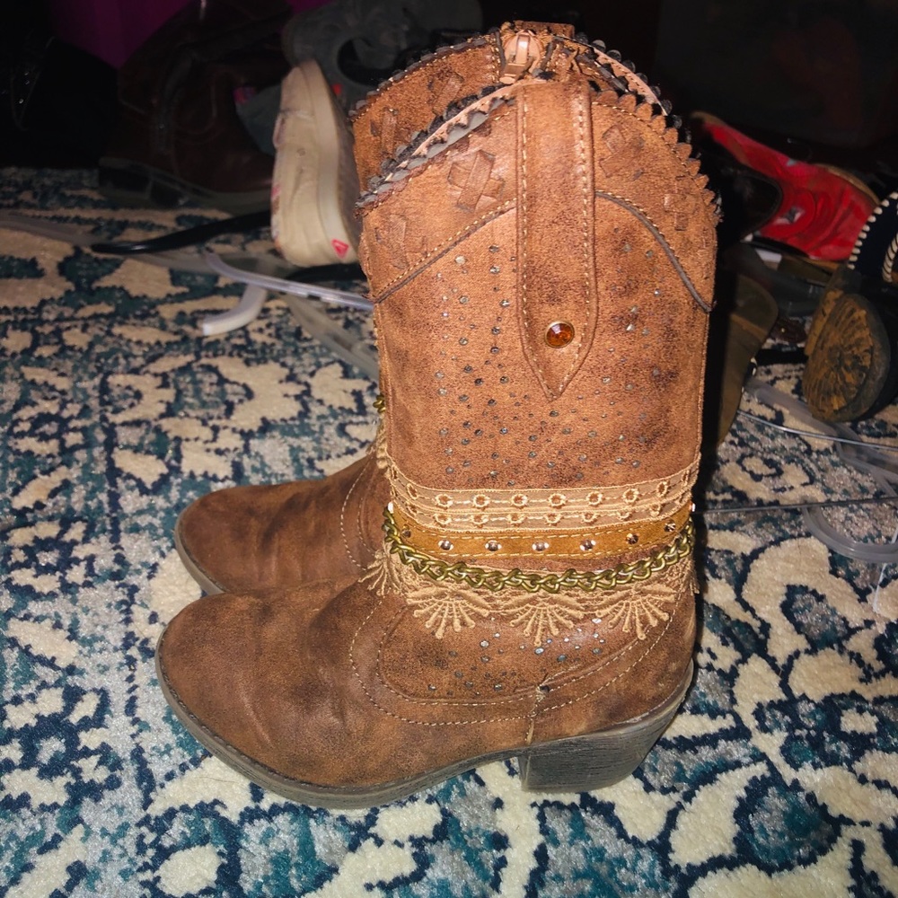 Girls boots size 11c